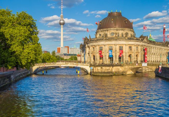 Von der Kieler Woche über Hamburg nach Berlin